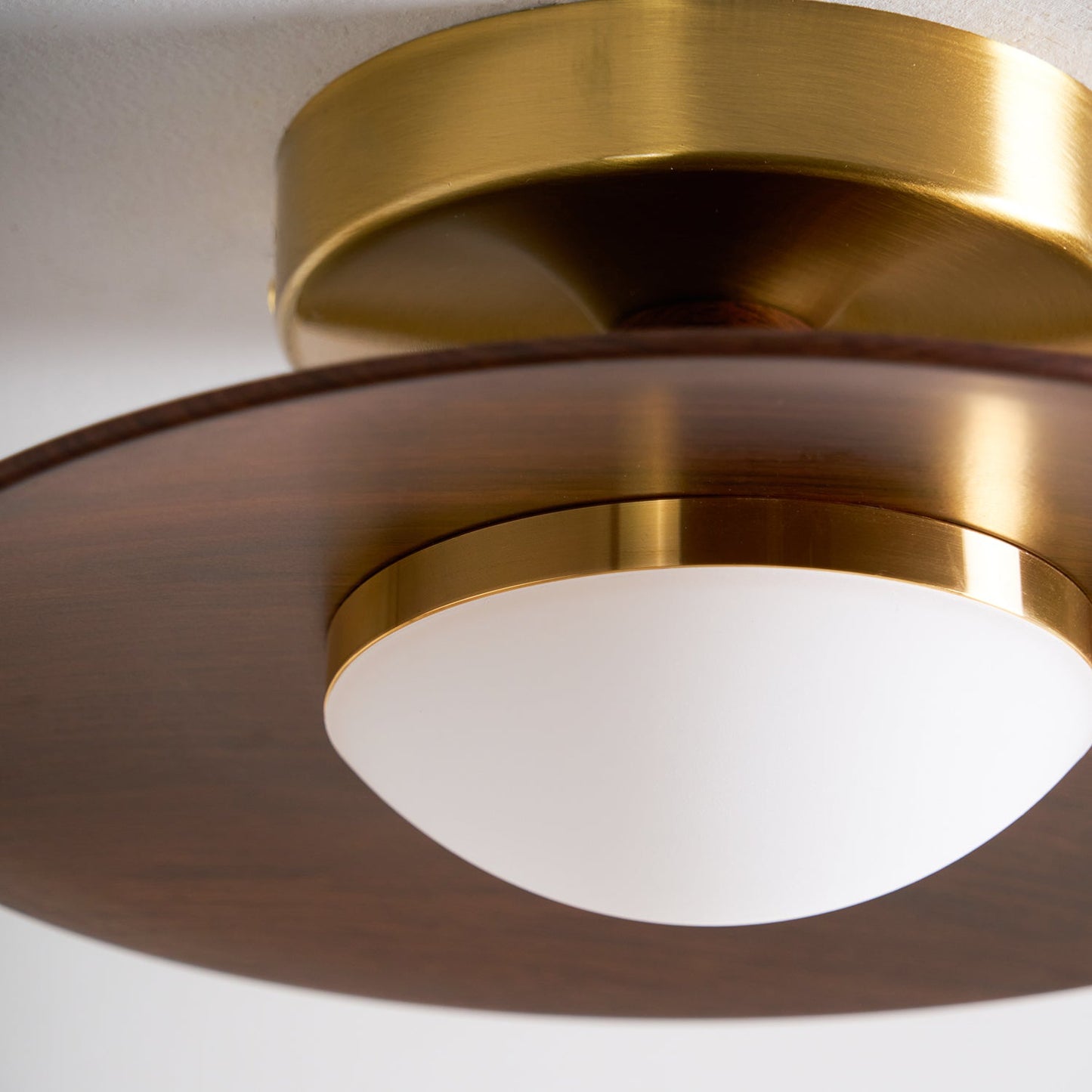 Illuvia - Strakke Plafondlamp Met Metalen Frame - Ronde Vorm