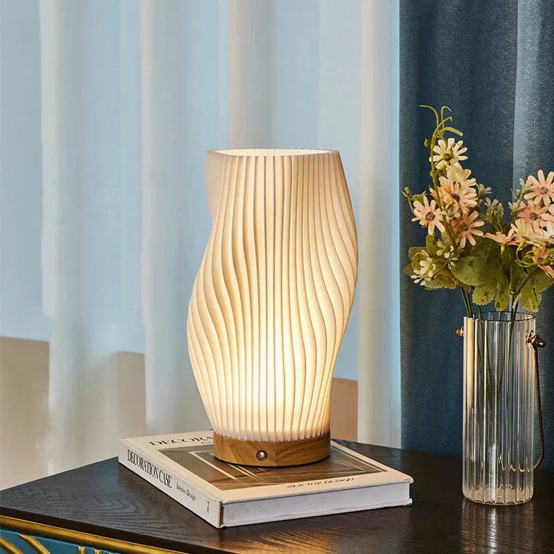Torchora – Serene Wavecrest Tafellamp met Warme Houten Basis