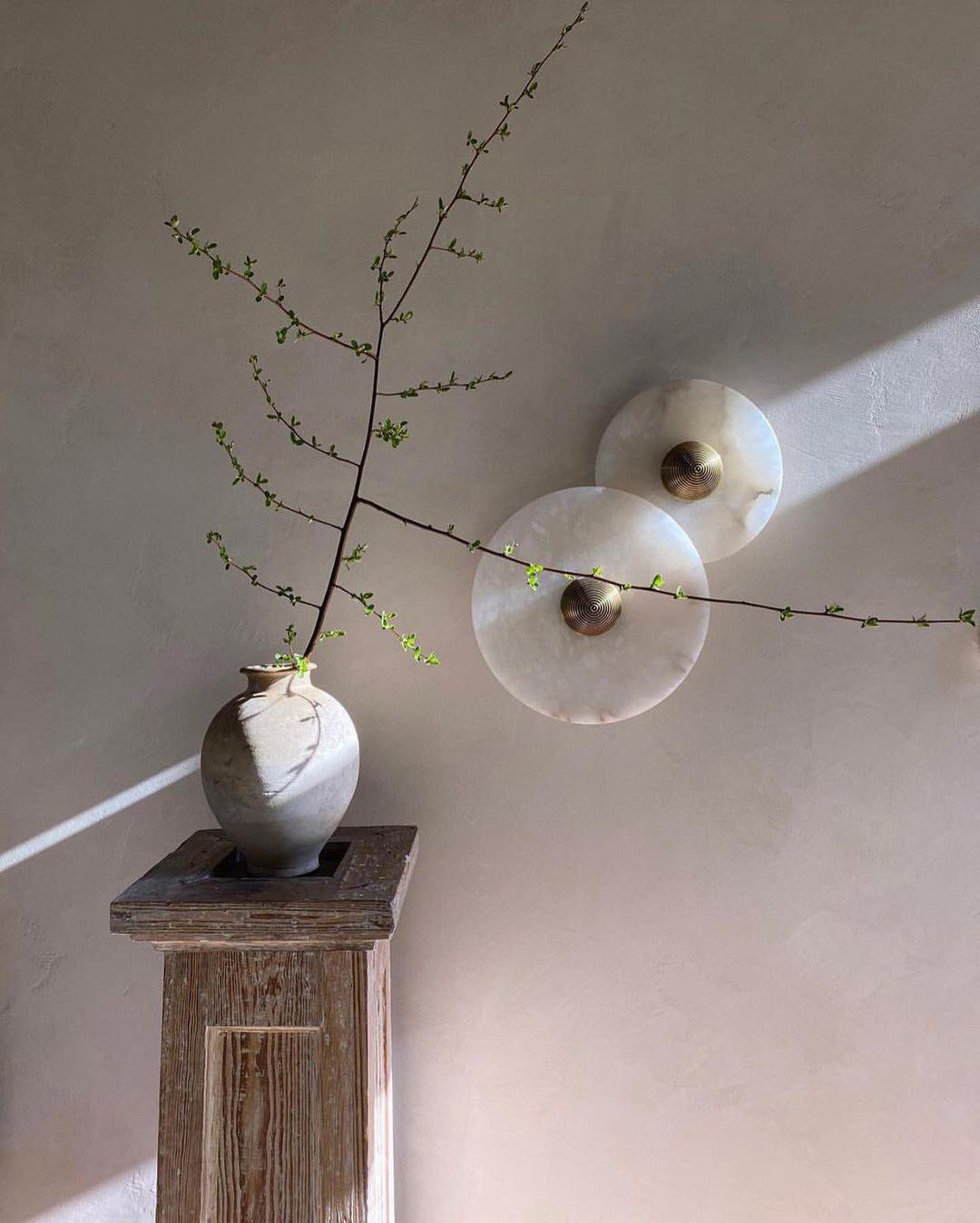 Moonlux - Minimalistische Ronde Albasten Wandlamp Voor Sfeervolle Gloed
