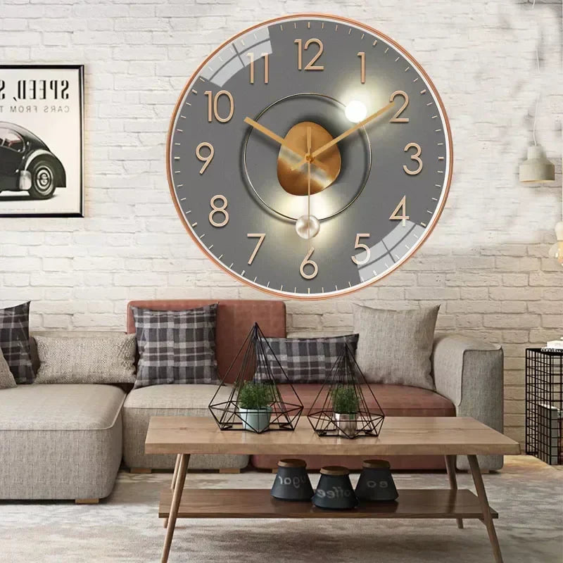 Solaria – Artistieke Wandklok met Gouden & Rode Planeet Motief