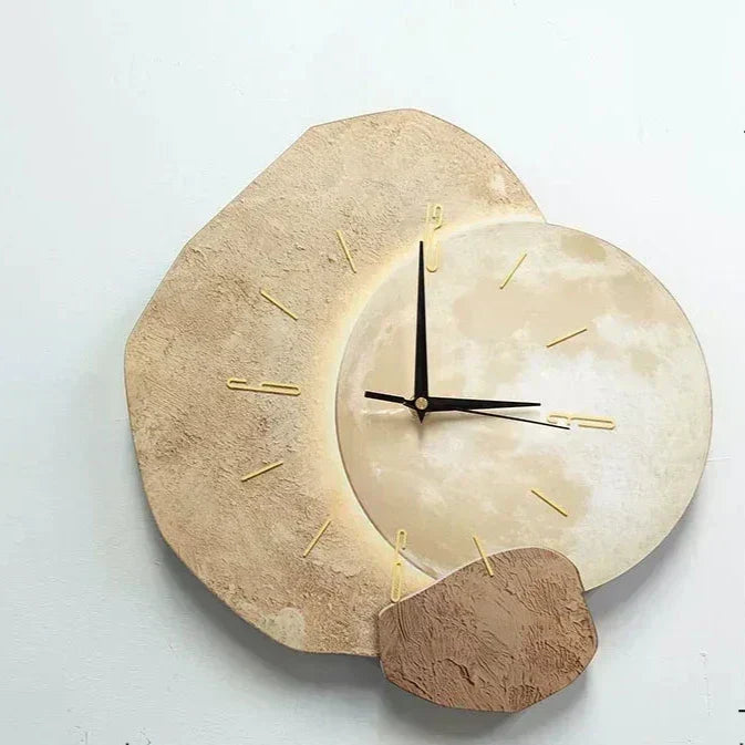 Lunare – Moderne Decoratieve Wandklok (Stille Quartz, Luminiserend Maanontwerp)
