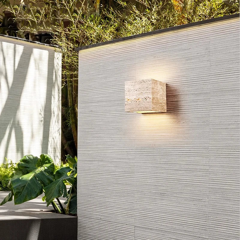 Veyra – Travertin Minimalistische Buiten LED Wandlamp