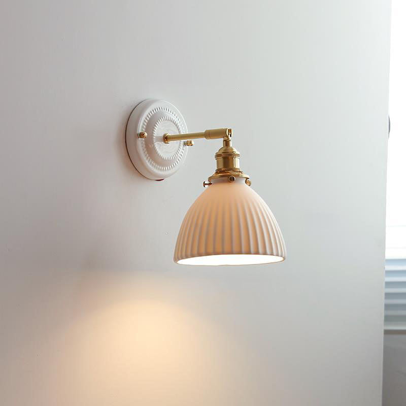 Hikari – Vintage Japanse Keramiek Messing Wandlamp