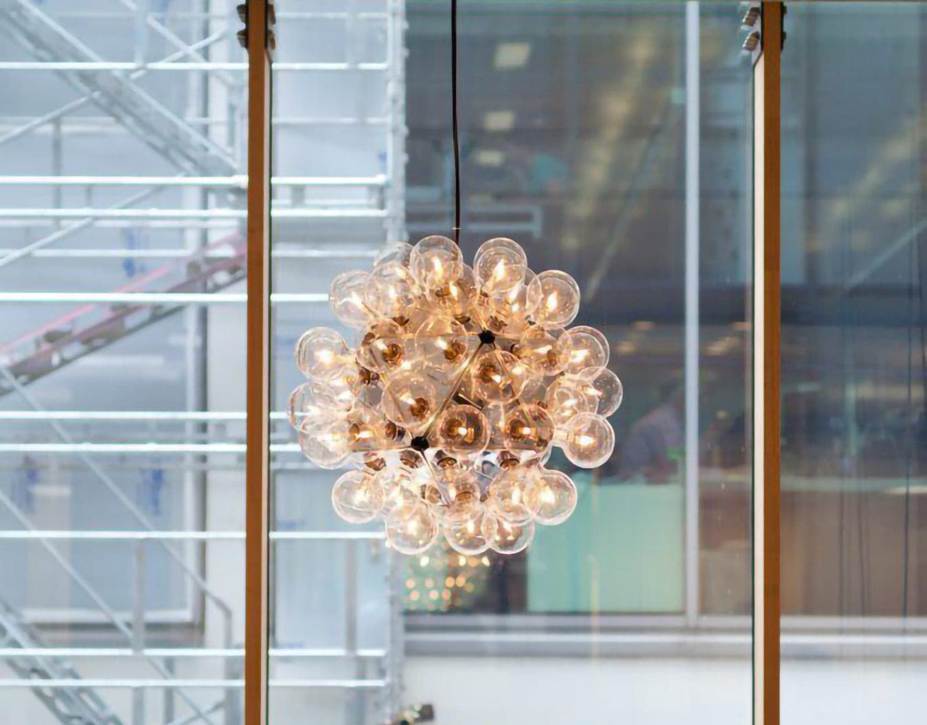 Brillence - Artistieke Hanglamp Met Zachte Sfeerverlichting