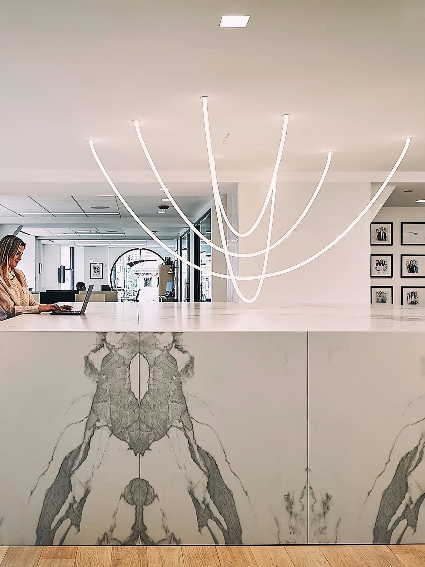 Veralux - Elegante Flex LED Hanglamp Voor Moderne Interieurs