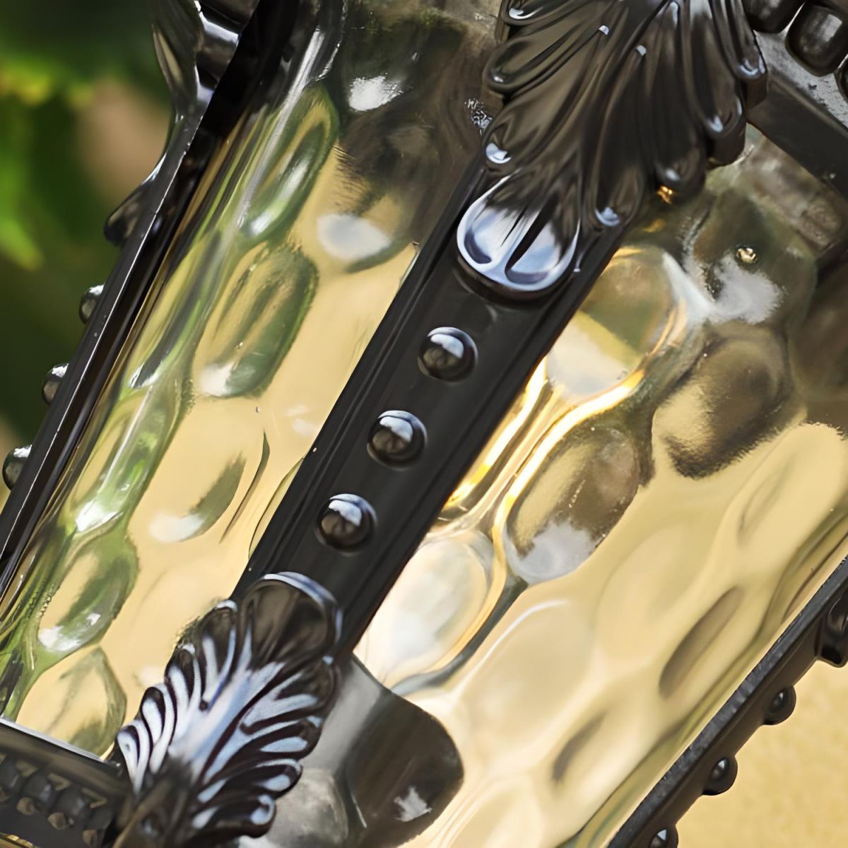 Avelora – Vintage Buiten Wandlamp met Glazen Kap