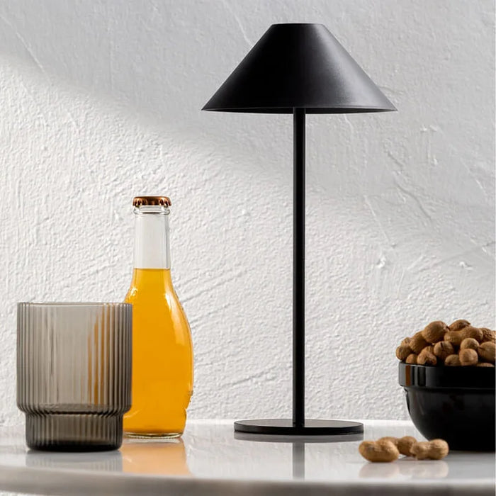 Niora – Draadloze Tafellamp (Waterdichte LED Lamp)