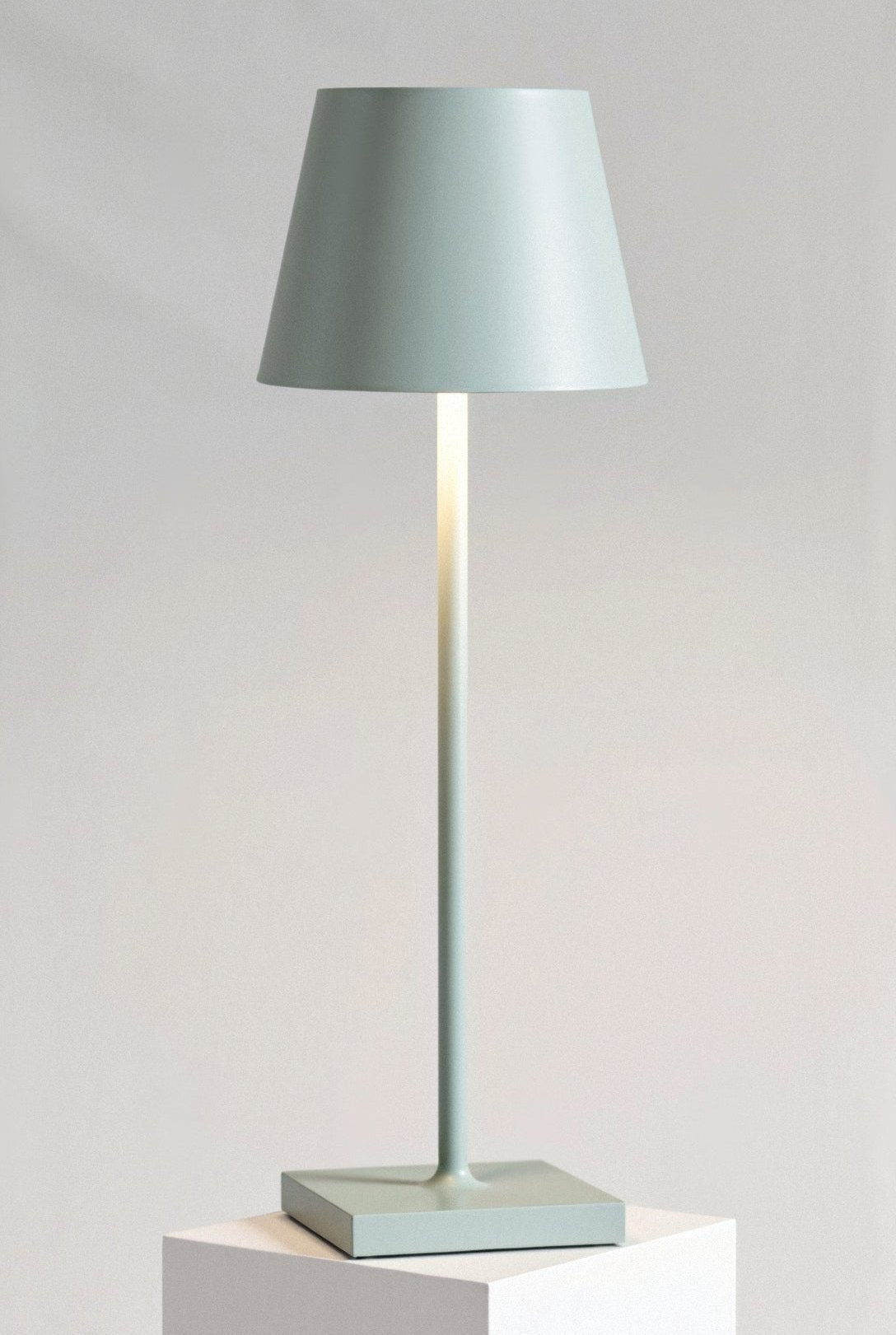 Zyanya - Strakke Minimalistische Hoge Tafellamp voor Elegante Verlichting