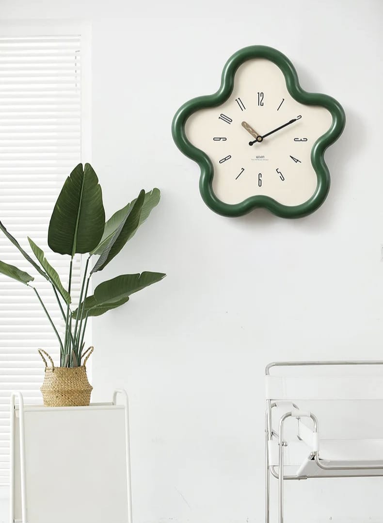 Flora – 3D Bloem Slinger Wandklok met Stil Uurwerk