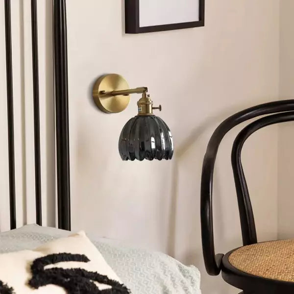 Floriva – Retro Tulpenknop Glazen Wandlamp voor Elegante Interieurs