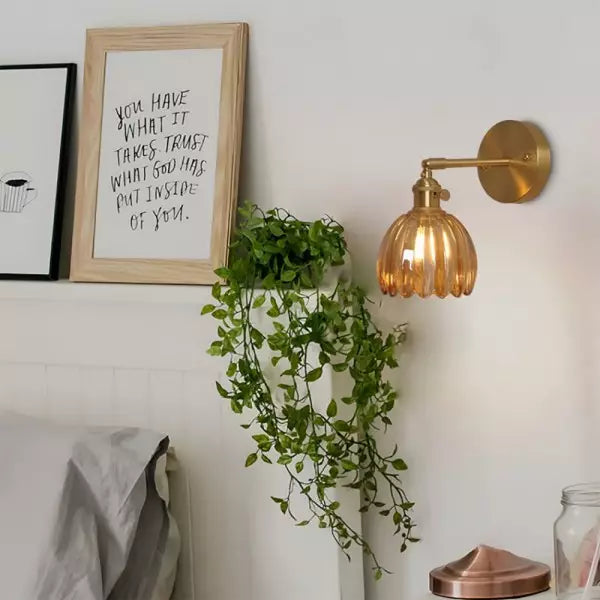Floriva – Retro Tulpenknop Glazen Wandlamp voor Elegante Interieurs