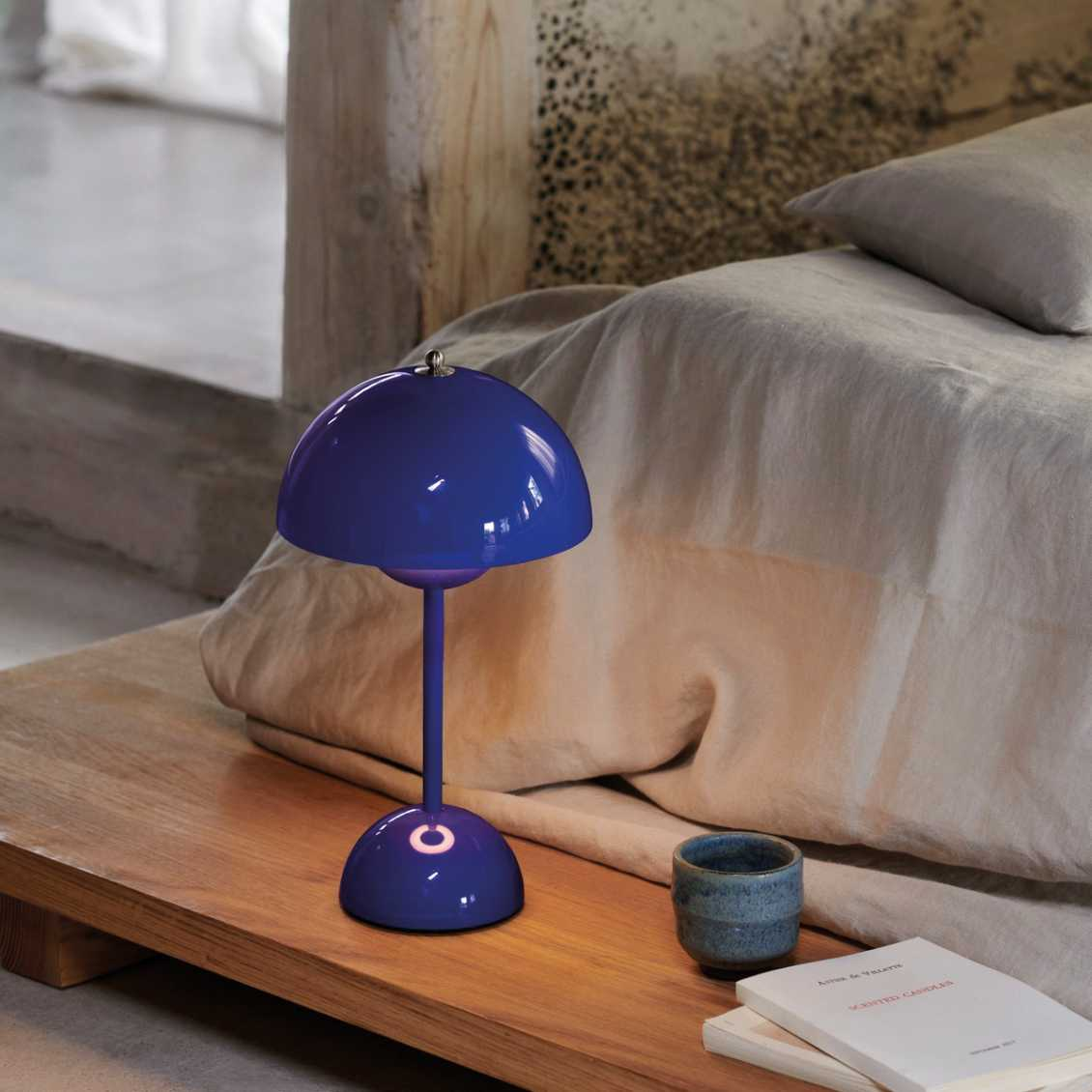 Outora – Moderne LED Tafellamp met Minimalistisch Design