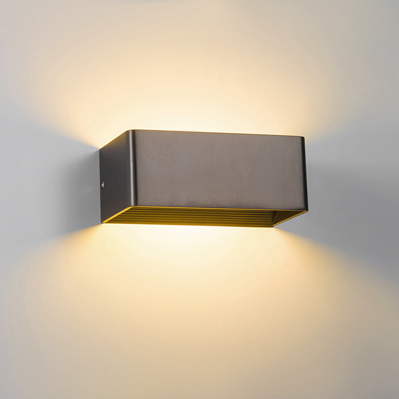 Cubis – Moderne Vierkante Wandlamp met Minimalistisch Ontwerp