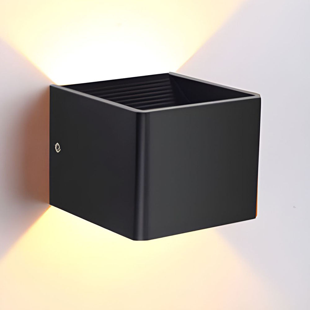 Cubis – Moderne Vierkante Wandlamp met Minimalistisch Ontwerp
