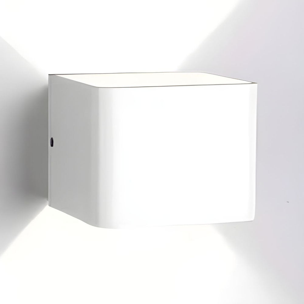 Cubis – Moderne Vierkante Wandlamp met Minimalistisch Ontwerp