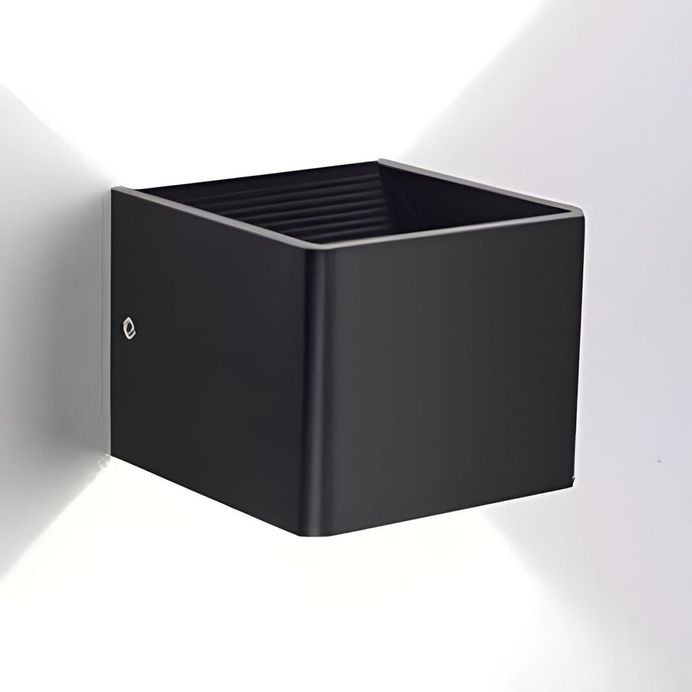 Cubis – Moderne Vierkante Wandlamp met Minimalistisch Ontwerp