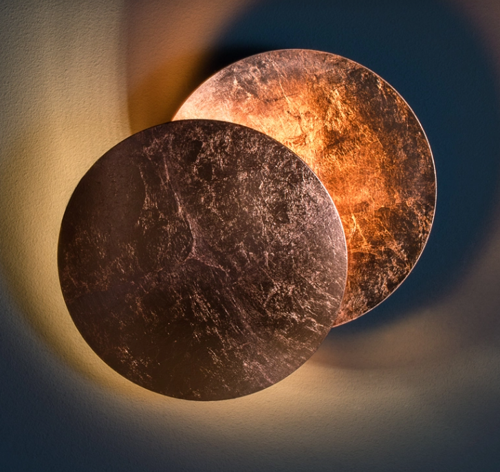 Aurelia – Gouden Wandlamp met Reflecterende Schijven