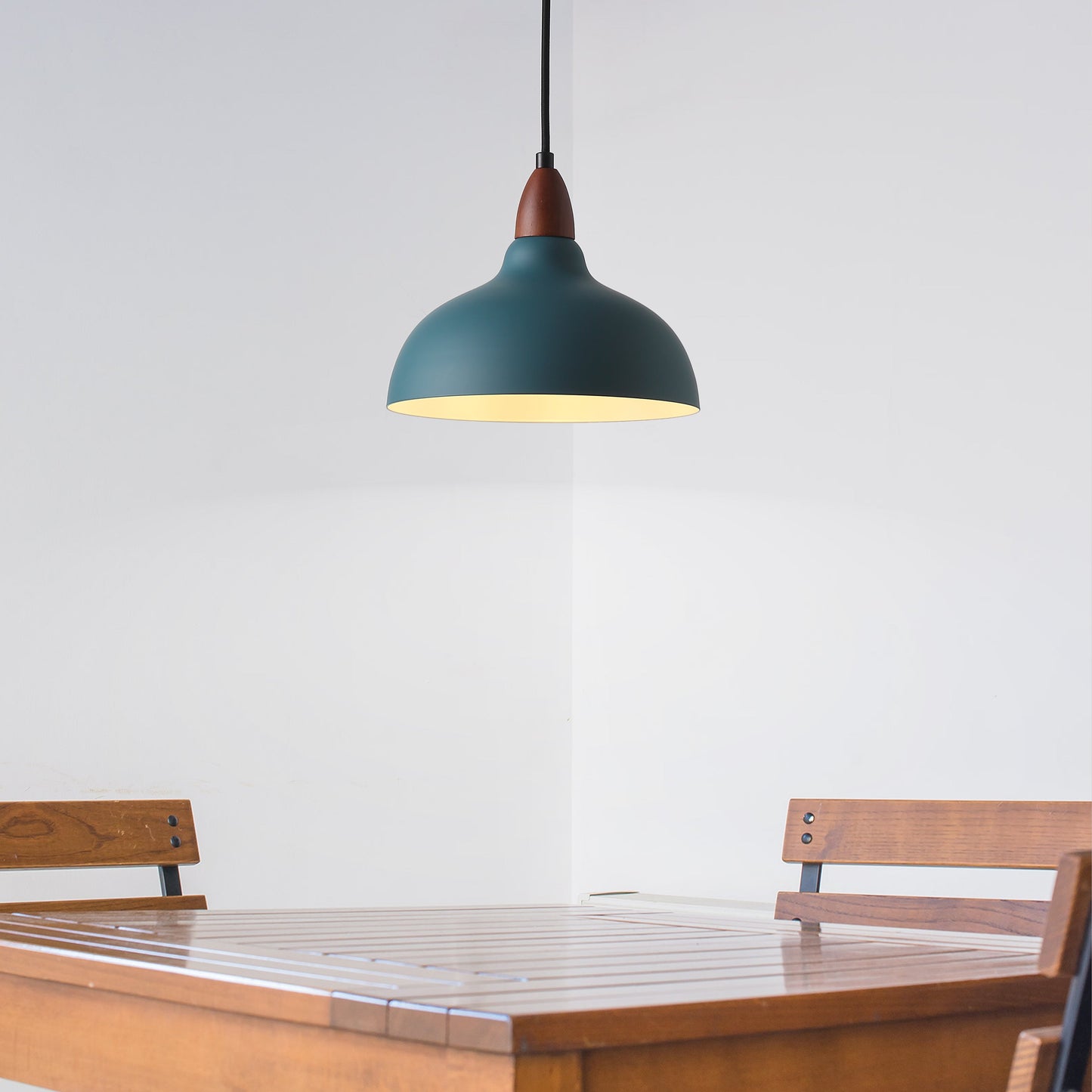 Wickla - Moderne Oak Pendel Ø24 Met Warme Houtaccenten En Petroleum Kleur
