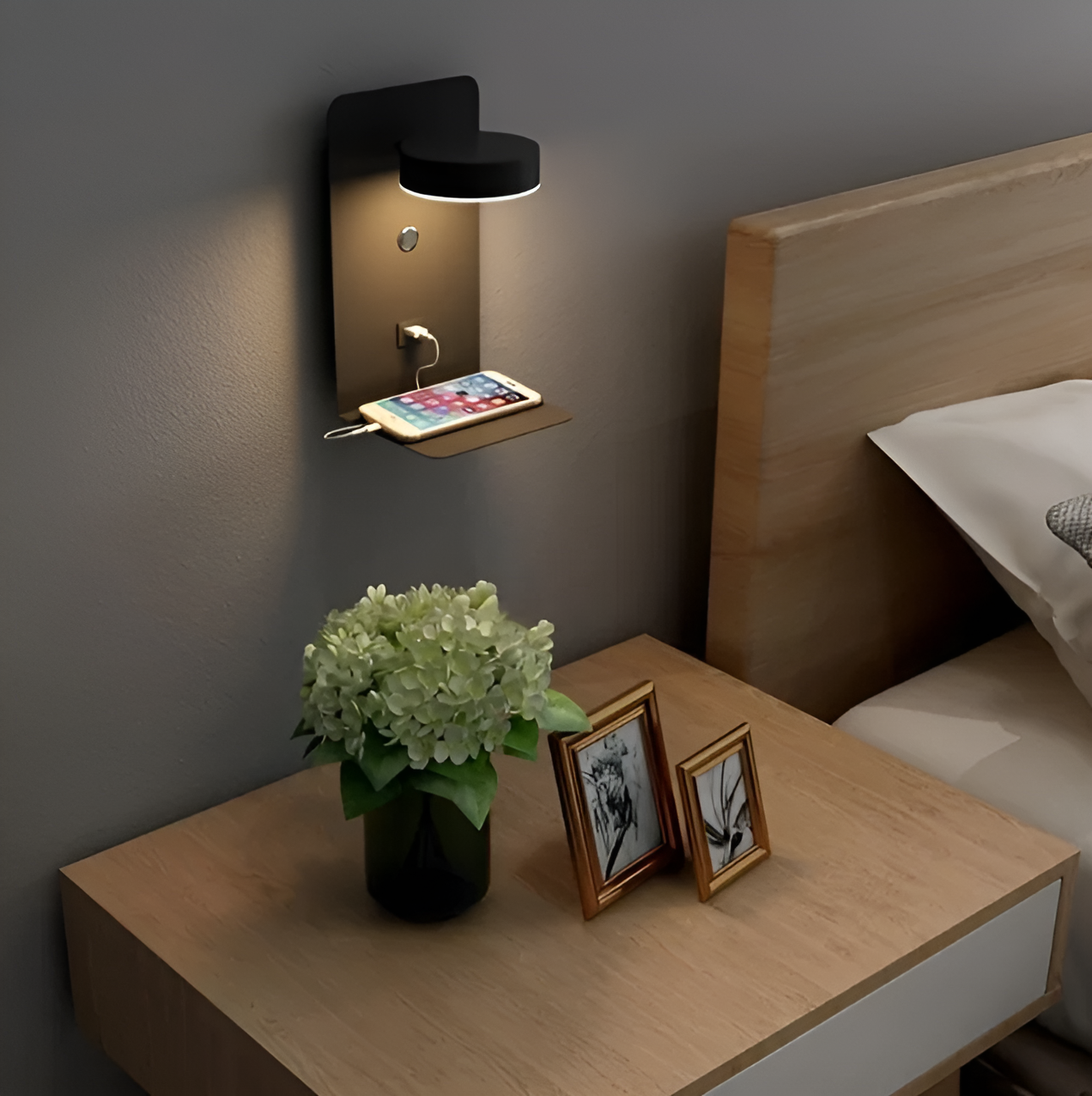 Shelvara – Minimalistische Wandlamp met USB Oplader & Niche
