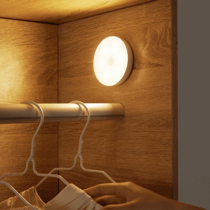 Lumo – LED Motion Sensor Lamp