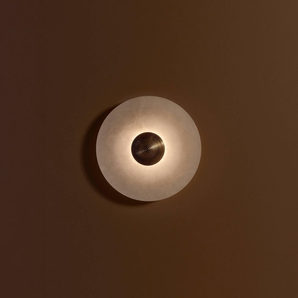 Moonlux - Minimalistische Ronde Albasten Wandlamp Voor Sfeervolle Gloed